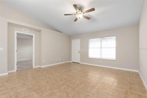 House in Palm Coast, Florida 3 bedrooms, 120.77 sq.m. № 2396178 - photo 3