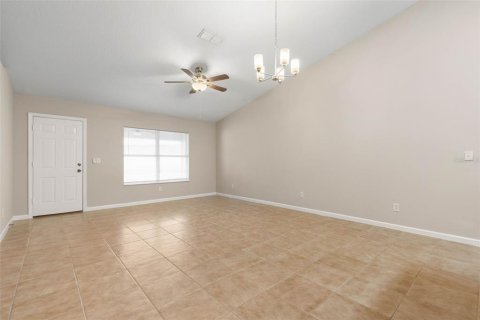 House in Palm Coast, Florida 3 bedrooms, 120.77 sq.m. № 2396178 - photo 2