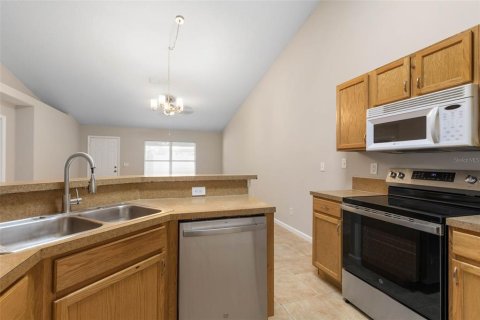House in Palm Coast, Florida 3 bedrooms, 120.77 sq.m. № 2396178 - photo 17