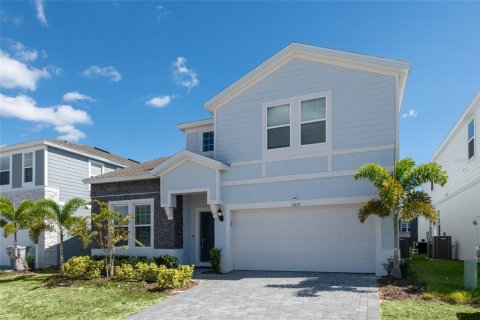 House in Davenport, Florida 8 bedrooms, 374.77 sq.m. № 2098025 - photo 30