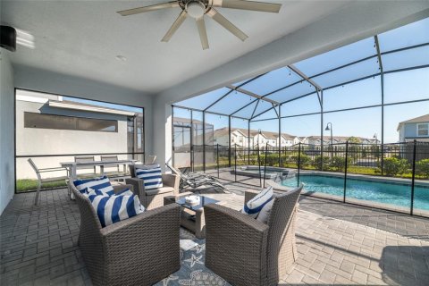 House in Davenport, Florida 8 bedrooms, 374.77 sq.m. № 2098025 - photo 26