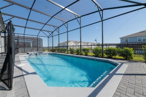 House in Davenport, Florida 8 bedrooms, 374.77 sq.m. № 2098025 - photo 28