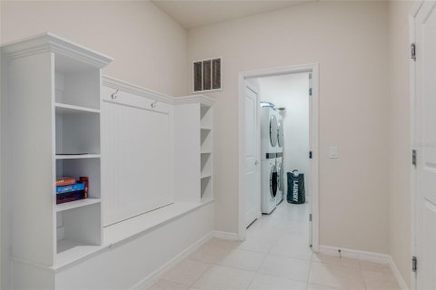 House in Davenport, Florida 8 bedrooms, 374.77 sq.m. № 2098025 - photo 27