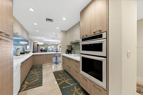 Снять в аренду кондоминиум в Лонгбоут-Ки, Флорида 5 комнат, 145.02м2, № 2122933 - фото 7