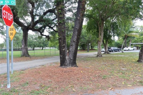 Commercial property in Dania Beach, Florida № 1755940 - photo 10