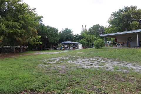 Commercial property in Dania Beach, Florida № 1755940 - photo 11