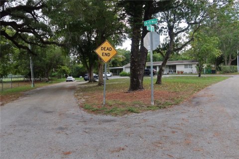 Commercial property in Dania Beach, Florida № 1755940 - photo 6