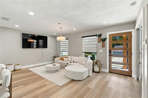 Villa ou maison à vendre à Tampa, Floride: 4 chambres, 185.25 m2 № 2430571 - photo 12