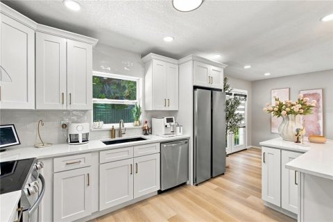 Villa ou maison à vendre à Tampa, Floride: 4 chambres, 185.25 m2 № 2430571 - photo 23