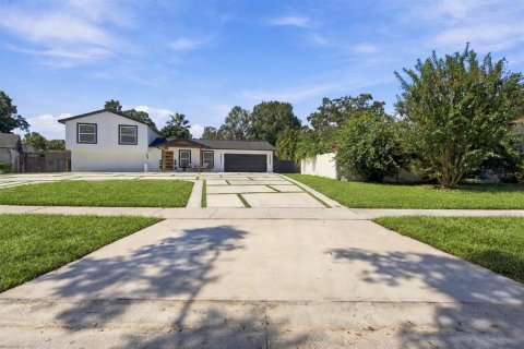 Villa ou maison à vendre à Tampa, Floride: 4 chambres, 185.25 m2 № 2430571 - photo 9