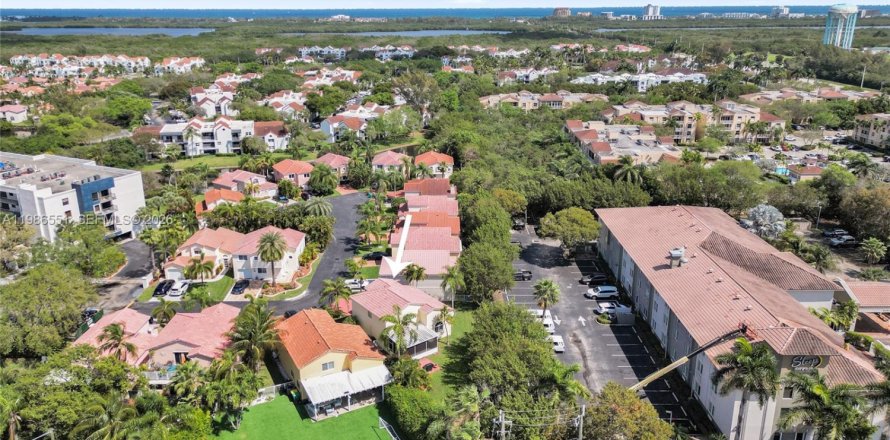 Casa en Dania Beach, Florida 3 dormitorios, 128.95 m2 № 2048358