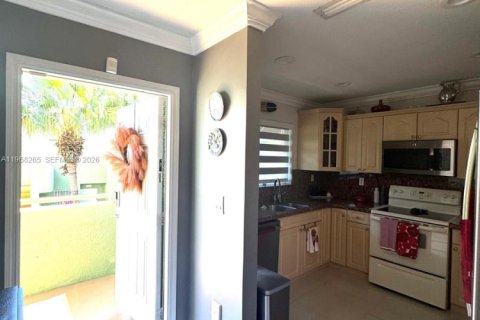 Condominio en venta en Miami, Florida, 2 dormitorios, 93.74 m2 № 2029526 - foto 9