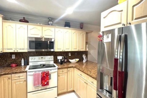 Condominio en venta en Miami, Florida, 2 dormitorios, 93.74 m2 № 2029526 - foto 12