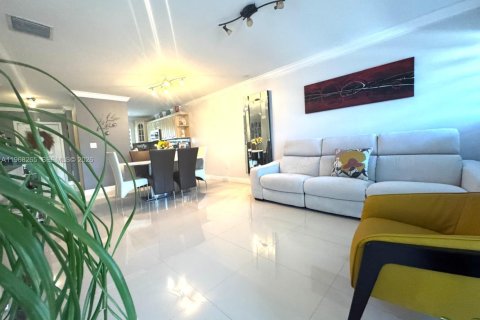 Condominio en venta en Miami, Florida, 2 dormitorios, 93.74 m2 № 2029526 - foto 26