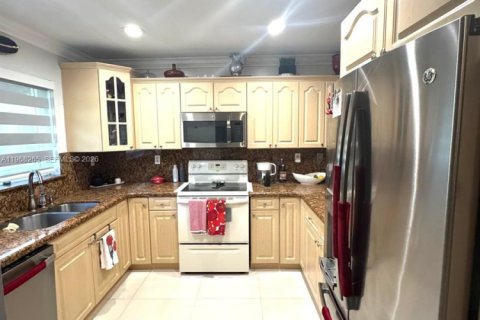 Condominio en venta en Miami, Florida, 2 dormitorios, 93.74 m2 № 2029526 - foto 10