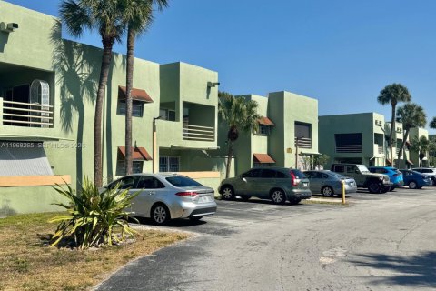 Condominio en venta en Miami, Florida, 2 dormitorios, 93.74 m2 № 2029526 - foto 3