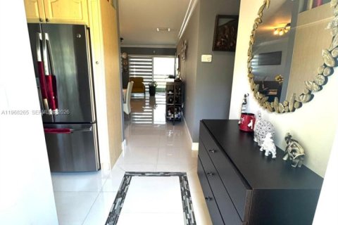 Condominio en venta en Miami, Florida, 2 dormitorios, 93.74 m2 № 2029526 - foto 7