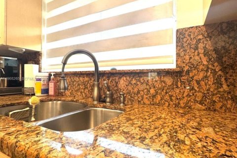 Condominio en venta en Miami, Florida, 2 dormitorios, 93.74 m2 № 2029526 - foto 16