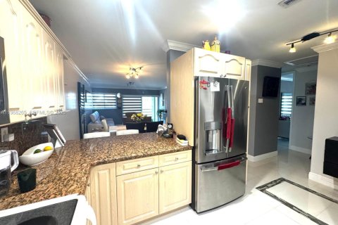 Condominio en venta en Miami, Florida, 2 dormitorios, 93.74 m2 № 2029526 - foto 13