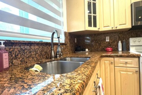 Condominio en venta en Miami, Florida, 2 dormitorios, 93.74 m2 № 2029526 - foto 14