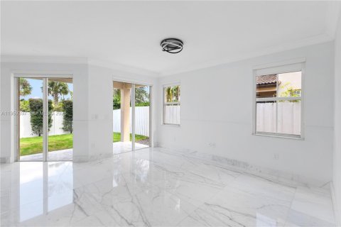 Villa ou maison à vendre à Doral, Floride: 4 chambres, 199.18 m2 № 2025859 - photo 9