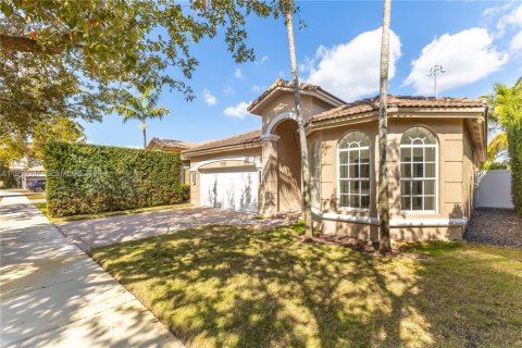 Villa ou maison à vendre à Doral, Floride: 4 chambres, 199.18 m2 № 2025859 - photo 2