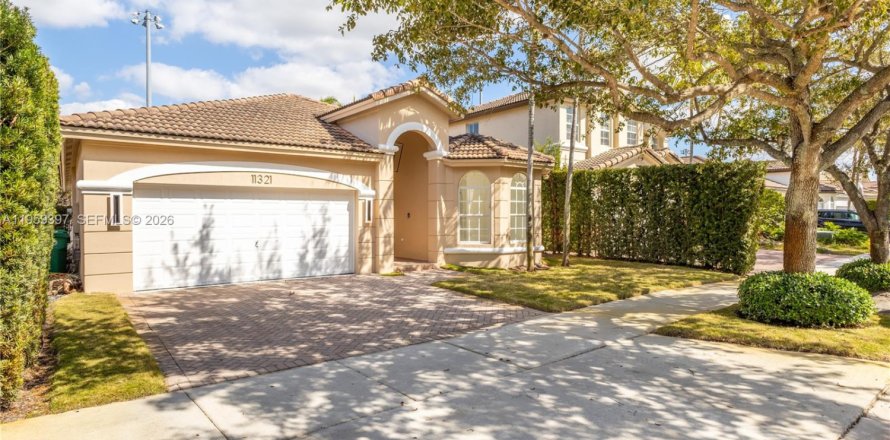 Villa ou maison à Doral, Floride 4 chambres, 199.18 m2 № 2025859