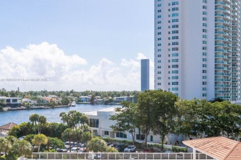 Купить кондоминиум в Авентура, Флорида 2 спальни, 95.04м2, № 1978922 - фото 21