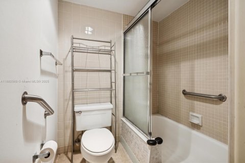 Купить кондоминиум в Авентура, Флорида 2 спальни, 95.04м2, № 1978922 - фото 13