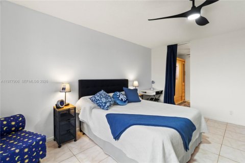 Купить кондоминиум в Лодердейл-Лейкс, Флорида 1 спальня, 71.35м2, № 2043410 - фото 16