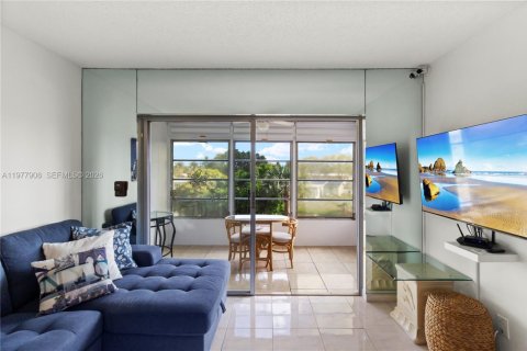 Купить кондоминиум в Лодердейл-Лейкс, Флорида 1 спальня, 71.35м2, № 2043410 - фото 13