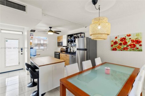 Купить кондоминиум в Лодердейл-Лейкс, Флорида 1 спальня, 71.35м2, № 2043410 - фото 9