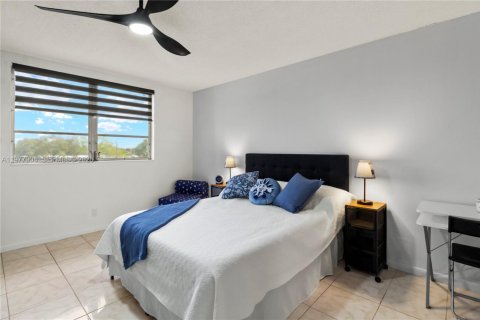 Купить кондоминиум в Лодердейл-Лейкс, Флорида 1 спальня, 71.35м2, № 2043410 - фото 15