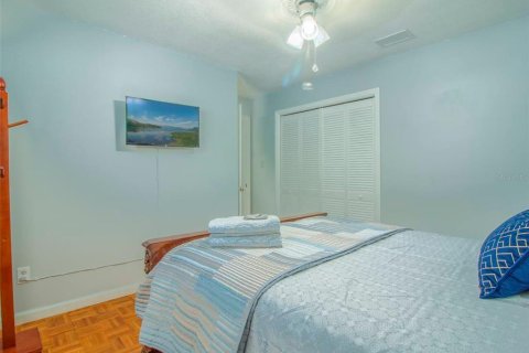 House in Orlando, Florida 7 bedrooms, 223.52 sq.m. № 2095471 - photo 19