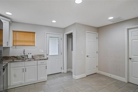 Apartment in Mount Dora, Florida 3 bedrooms, 93.65 sq.m. № 2277594 - photo 13
