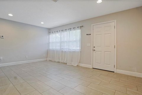 Apartment in Mount Dora, Florida 3 bedrooms, 93.65 sq.m. № 2277594 - photo 6