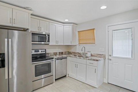 Apartment in Mount Dora, Florida 3 bedrooms, 93.65 sq.m. № 2277594 - photo 10
