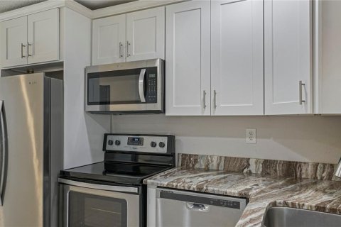 Apartment in Mount Dora, Florida 3 bedrooms, 93.65 sq.m. № 2277594 - photo 12