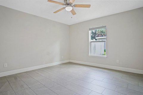 Apartment in Mount Dora, Florida 3 bedrooms, 93.65 sq.m. № 2277594 - photo 20
