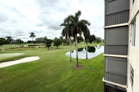 Copropriété à vendre à Pembroke Pines, Floride: 1 chambre, 74.32 m2 № 2392551 - photo 10