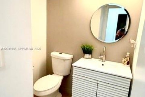 Copropriété à vendre à Pembroke Pines, Floride: 1 chambre, 74.32 m2 № 2392551 - photo 8