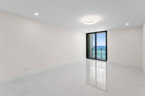 Condo in Riviera Beach, Florida, 2 bedrooms  № 2190837 - photo 30