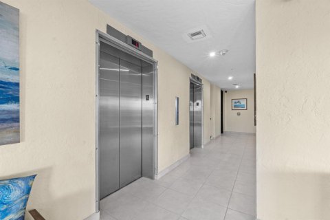 Condo in Riviera Beach, Florida, 2 bedrooms  № 2190837 - photo 12