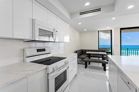 Condo in Riviera Beach, Florida, 2 bedrooms  № 2190837 - photo 18