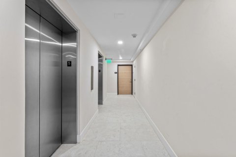 Condo in Riviera Beach, Florida, 2 bedrooms  № 2190837 - photo 13