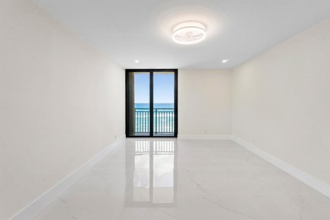 Condo in Riviera Beach, Florida, 2 bedrooms  № 2190837 - photo 25