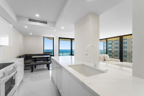 Condo in Riviera Beach, Florida, 2 bedrooms  № 2190837 - photo 17
