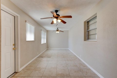 Villa ou maison à vendre à Holly Hill, Floride: 3 chambres, 154.03 m2 № 2285145 - photo 21