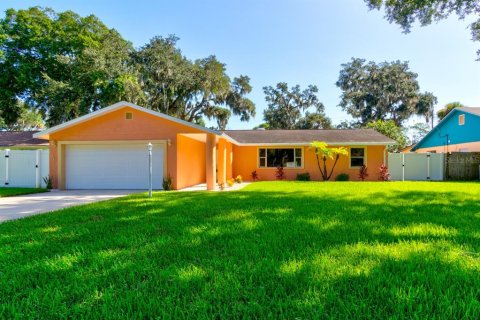 House in Holly Hill, Florida 3 bedrooms, 154.03 sq.m. № 2285145