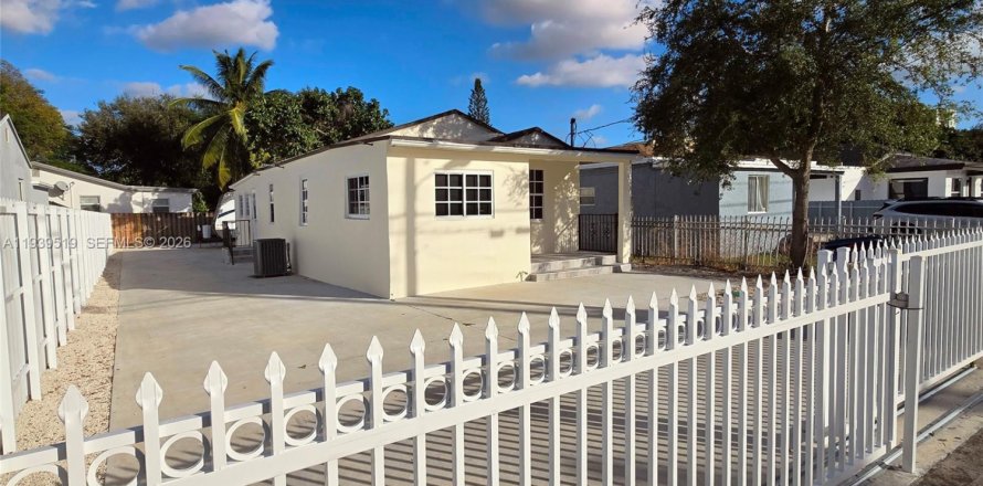 House in Miami, Florida 1 bedroom, 88.26 sq.m. № 1997574